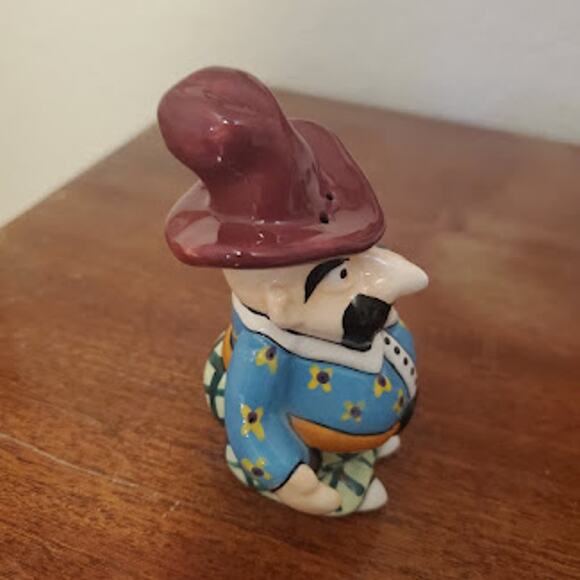 Vintage Steven McGovney Ceramic Salt & Pepper Shakers‎ Hand Painted Lady Sheriff - Picture 3 of 11